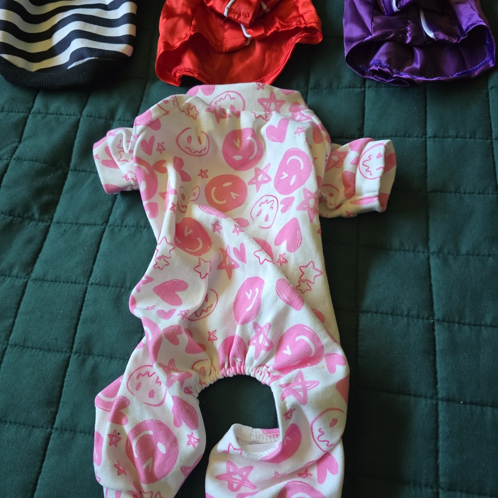 Amazon Pink and White Smiley Kids Footie